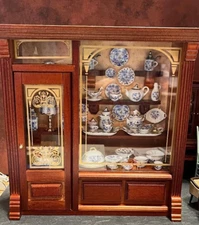 Dollhouse Miniature Reutter Porcelain Shop 1:12 inch scale F73 Dollys Gallery