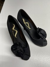 Nina Black Satiny High Heel Dress Shoes formal Roses