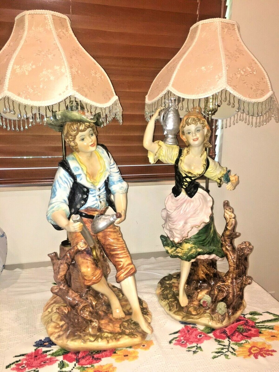 カポディモンテ陶器人形照明器具 5413 Capodimonte カポディモンテ フィギュリン 高さ約17cm/彩色