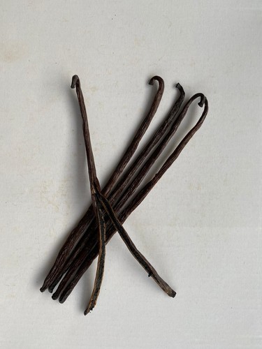 Organic FairTrade Madagascar Vanilla Beans Whole Grade A Pods - Benefits Charity - Picture 6 of 9