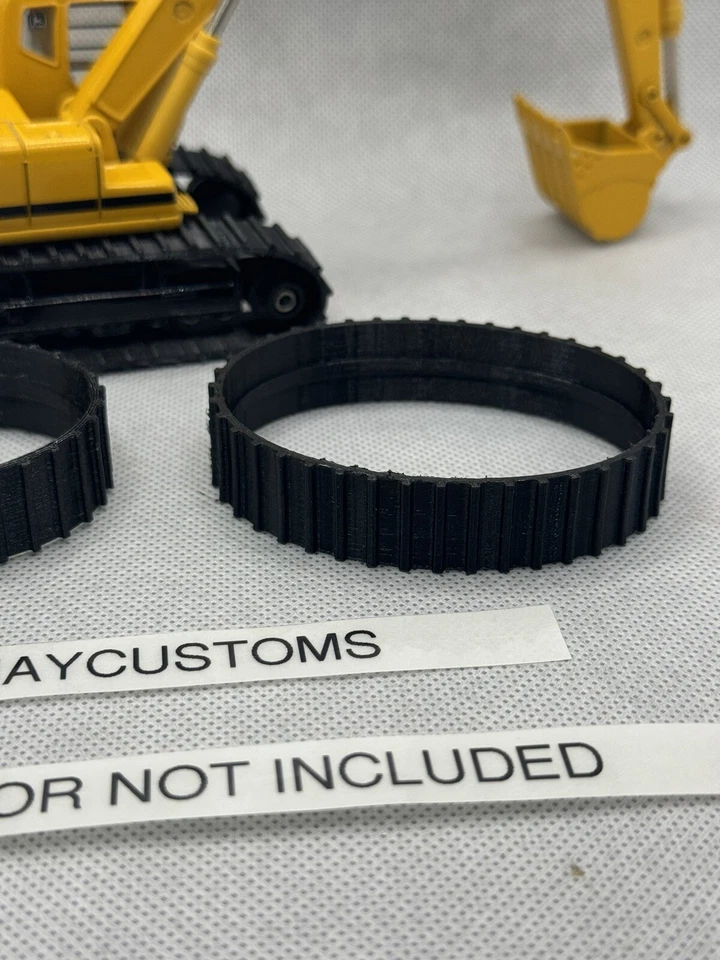 ERTL Diecast John Deere 200LC Excavator Equipment 1/50 (TRACKS ONLY) - Image 3 of 4