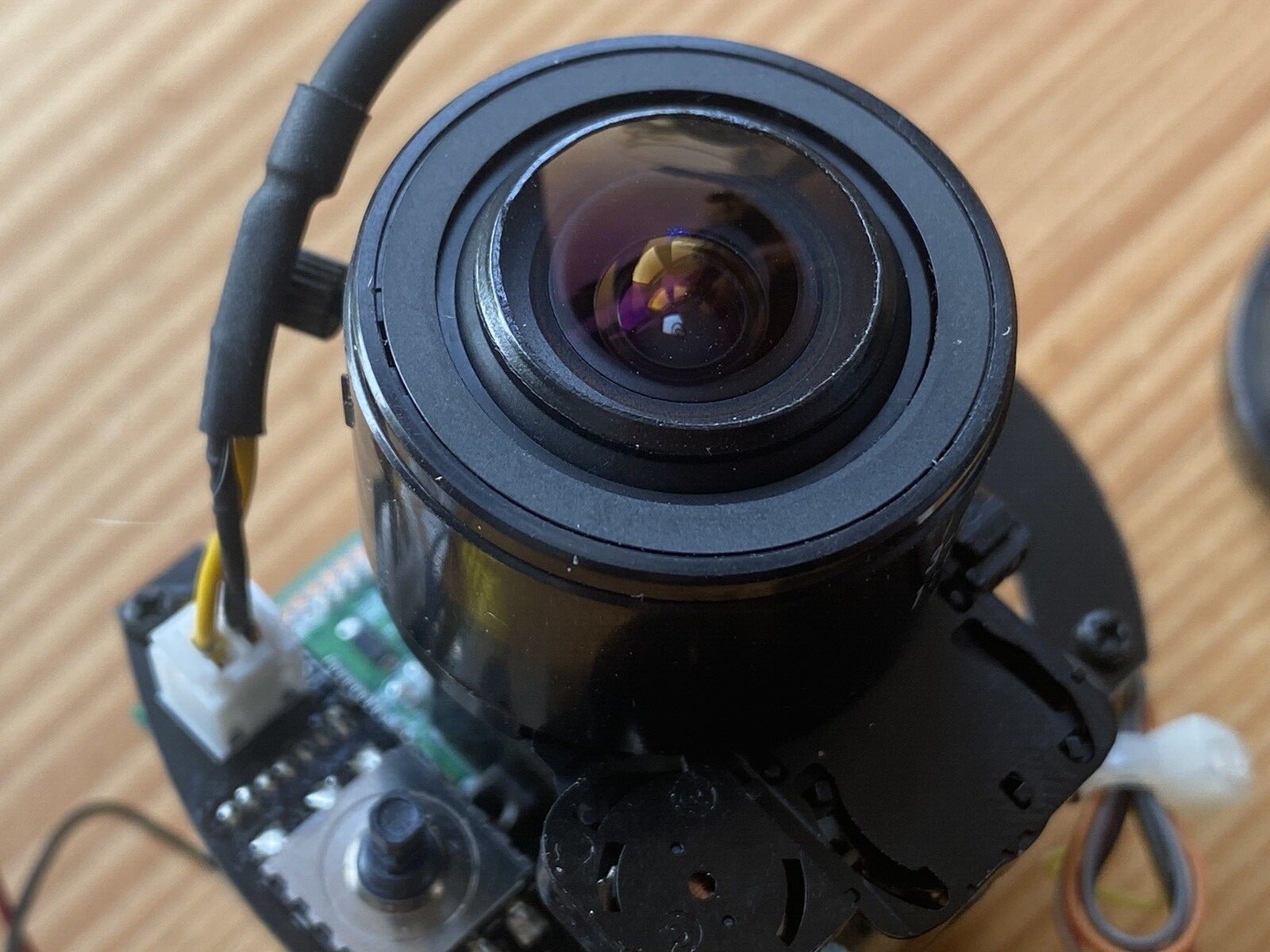 Objectif TV Computar 16mm 1:1,4 à monture C – Phototek Canada