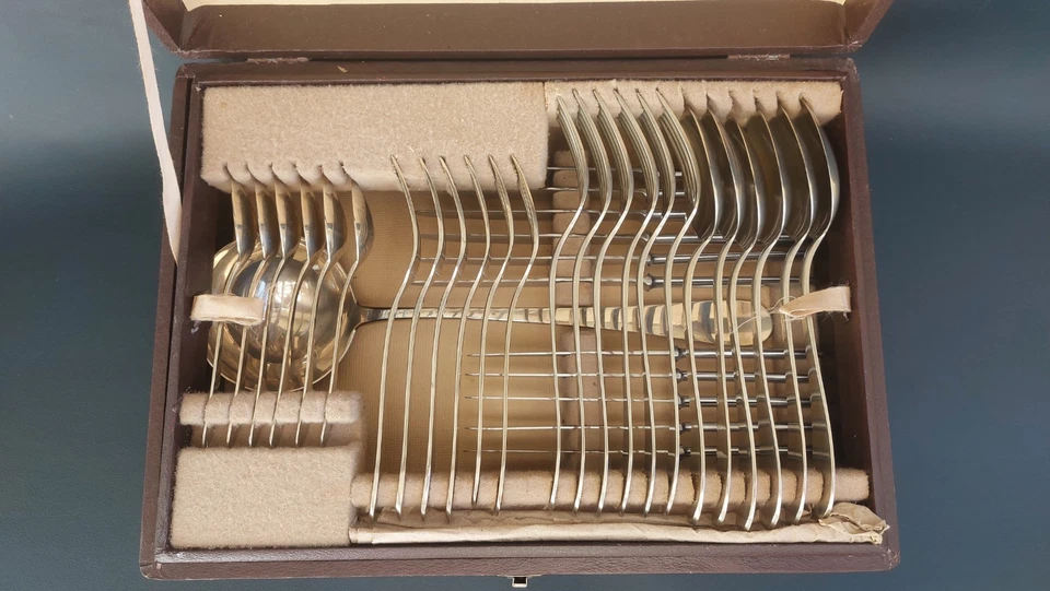 1930 / 40  SET COMPLETO POSATE FORCHETTE COLTELLI CON SCATOLA 37 PZ. IN  ALPACCA - Immagine 4 di 4