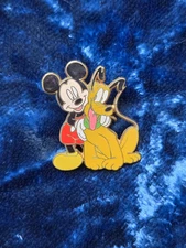 Disney World Trading Pin Mickey Mouse And Friends Pluto Pals 
