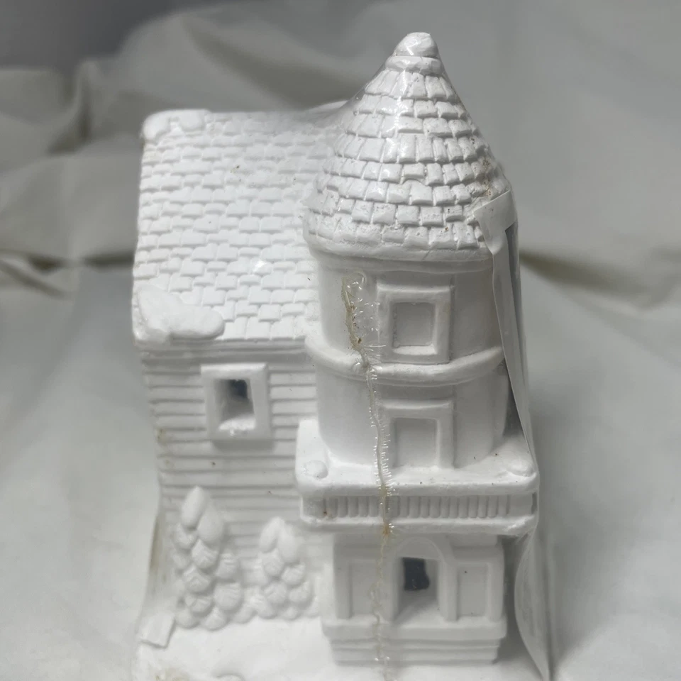 California Creations MANSFIELD HOUSE # 10277 U 油漆陶瓷圣诞村 — 第 2/4 张图片