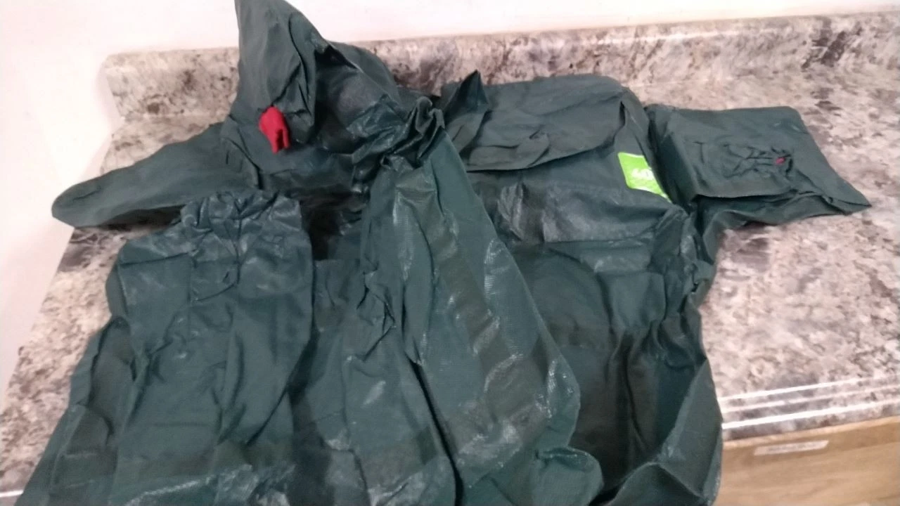 Alphatech GR40-T-92-122-02 6 Pk Size S Green Chemical Resistant Coveralls image 5