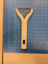 Kuhn Rikon Julienne Peeler Vegetable Fruit Food Prep Kitchen Tool Gadget Cutter