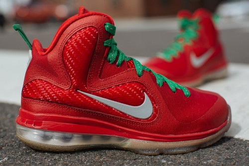 Nike Lebron 9 GS Christmas 2011 Sz 3.5Y 