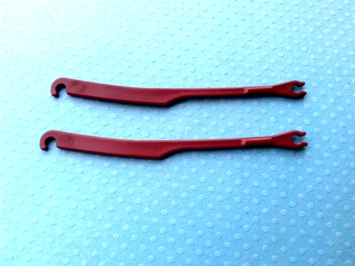 Playmobil Western - @ 2 brown red harnesses for trolley (5248 -)