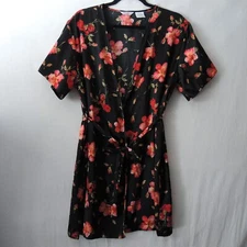 Secret Treasures Black Satin Belted Robe Short Sleeve Coral Red Flowers Size M