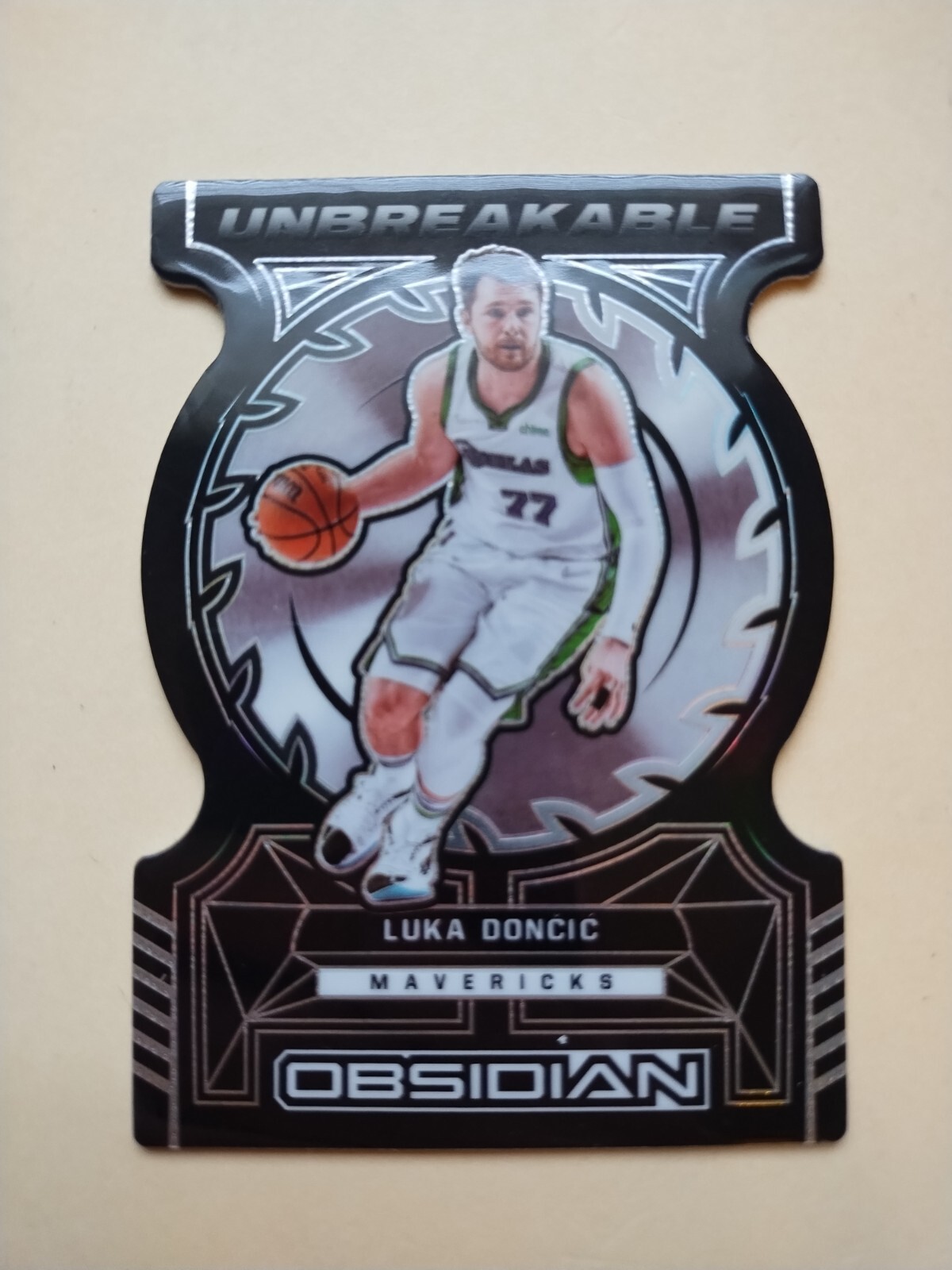2021-22 LUKA DONCIC OBSIDIAN UNBREAKABLE DIE-CUT SSP