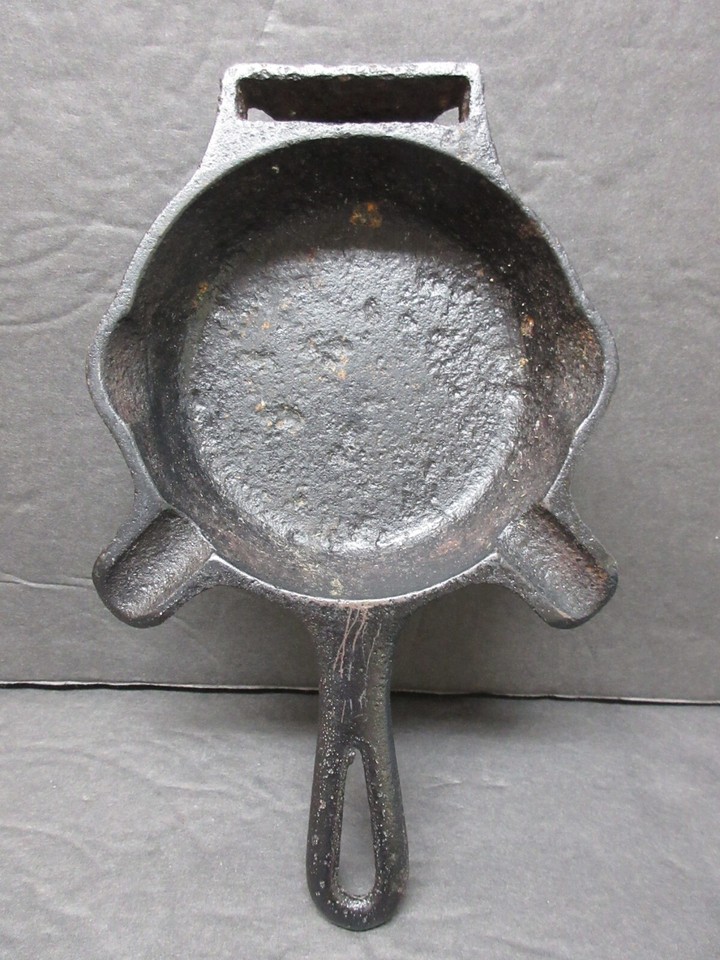Vtg Griswold 570 Cast Iron Skillet Ashtray w Matchbook Slot Made In