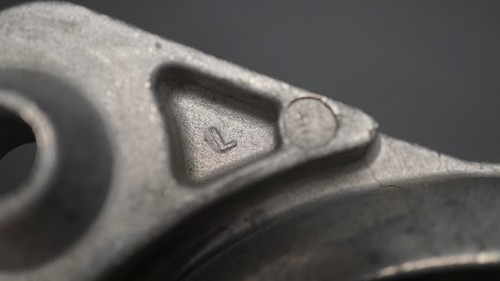 OEM 2018 MERCEDES BENZ E-CLASS W238 C238 LEFT ENGINE MOUNT A2382401200 - Picture 8 of 9