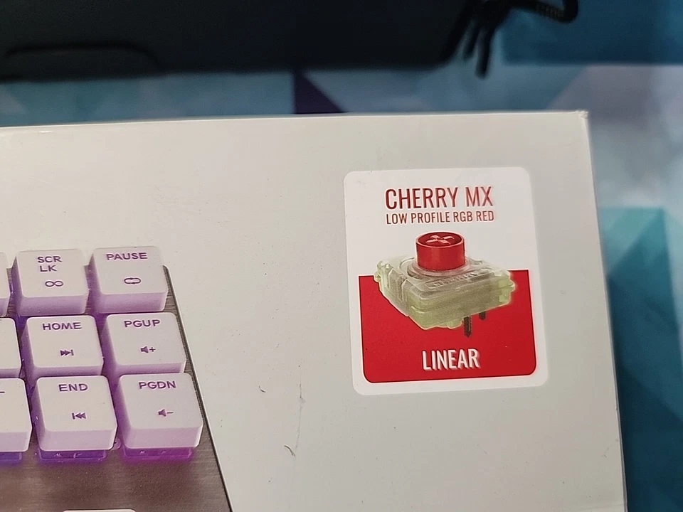 Coolermaster SK630 White Limited Edition in Box MX Cherry Low Profile (Linear) - Image 4 of 4