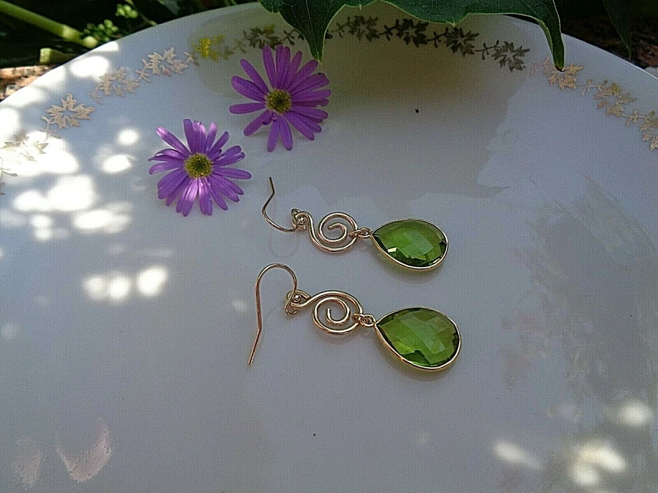 Ohrringe Gold Filled mit Peridot-Quarz, Tropfen, Spirale - Bild 2 von 4