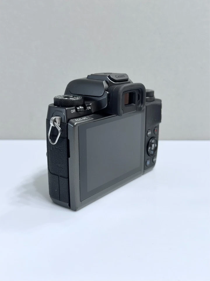 Canon EOS M5 24.2MP Spiegellose Kamera Digitalkamera Schwarz - Body - Bild 3 von 4