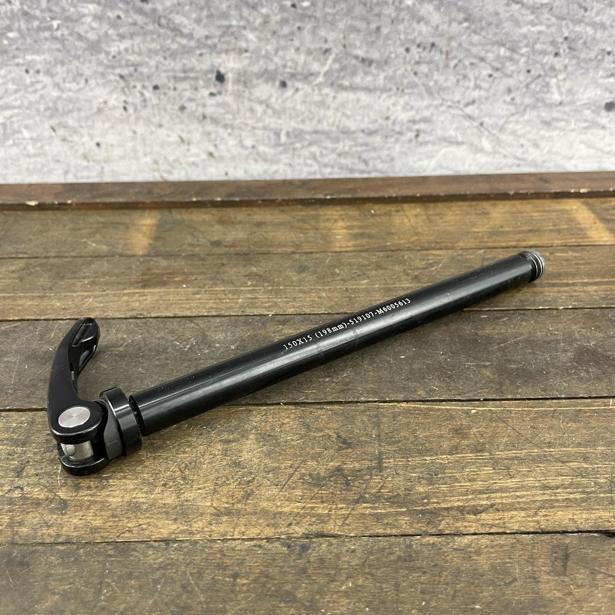 Bontrager Thru Axle 150x15 (198mm) 519107 M6005613 150 15 Skewer