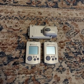 Sega Dreamcast Console HKT-3020, 2 Controllers, 2 VMUs,Rumble Pack. 6 games+more