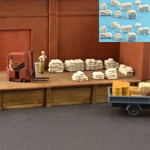 Produits MP Stacked Sacks 16 pcs HO Scale, Flour Cement Sand Seed sacs # H028 - Picture 1 of 6