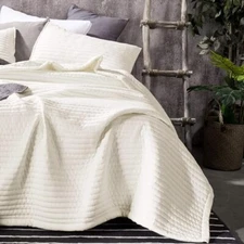 KASENTEX Quilt Set - Soft, Lightweight, Ivory, Oversized Queen + 2 Shams