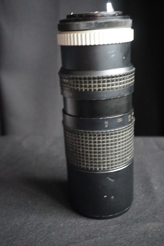 Hoya 100-300mm f/5 Zoom & Macro Lens - Canon FD - Picture 7 of 12