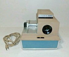 Vtg Argus 300 Slide Projector and case.Tested