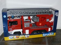 Bruder - Feuerwehr M. Drehleiter - Rot/Weiß - 1/16 - Nr. 02771 - Ab 4 J. - Neu