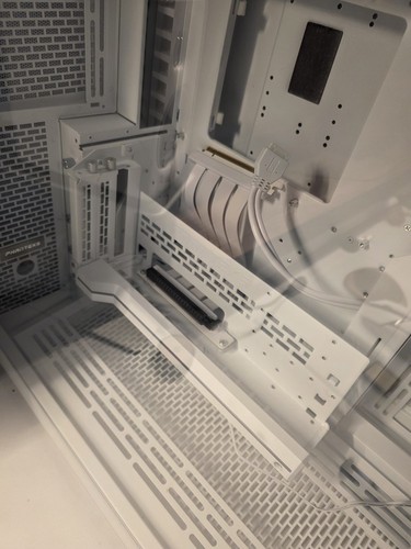 Phanteks NV9: custom water Distro And pump Plate - Afbeelding 6 van 6