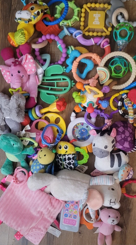 Juguetes para bebés/niños pequeños mordedores sonajeros peluches 0-18 meses, lote de 30 Foto 3 de 4
