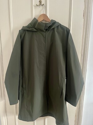 Uniqlo blocktech half coat with hood women size L showerproof
