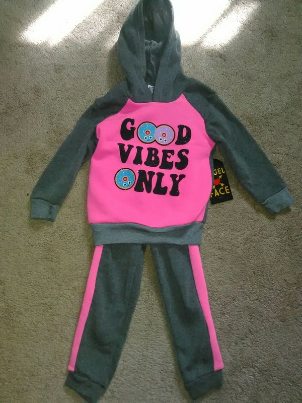 Toddler Girl's Two-Piece Sweat Outfit by Angel Face Size 3T * Brand New w/ Tags!