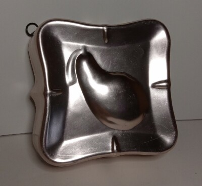 West Bend Elegant 5in Pear Shape Aluminum Pan