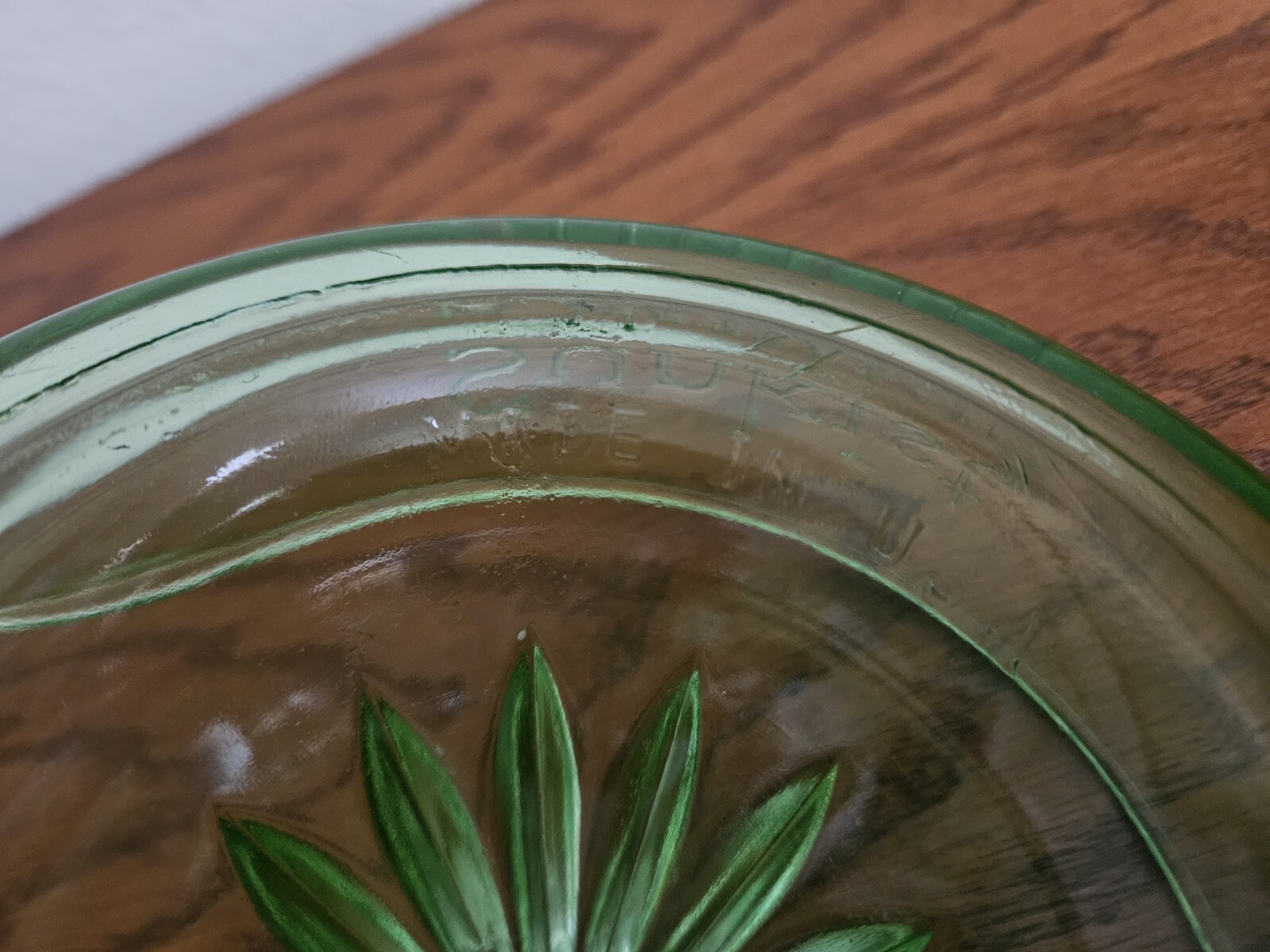 VINTAGE Vaseline Uranium Green Depression Glass SUNKIST Large REAMER JUICER