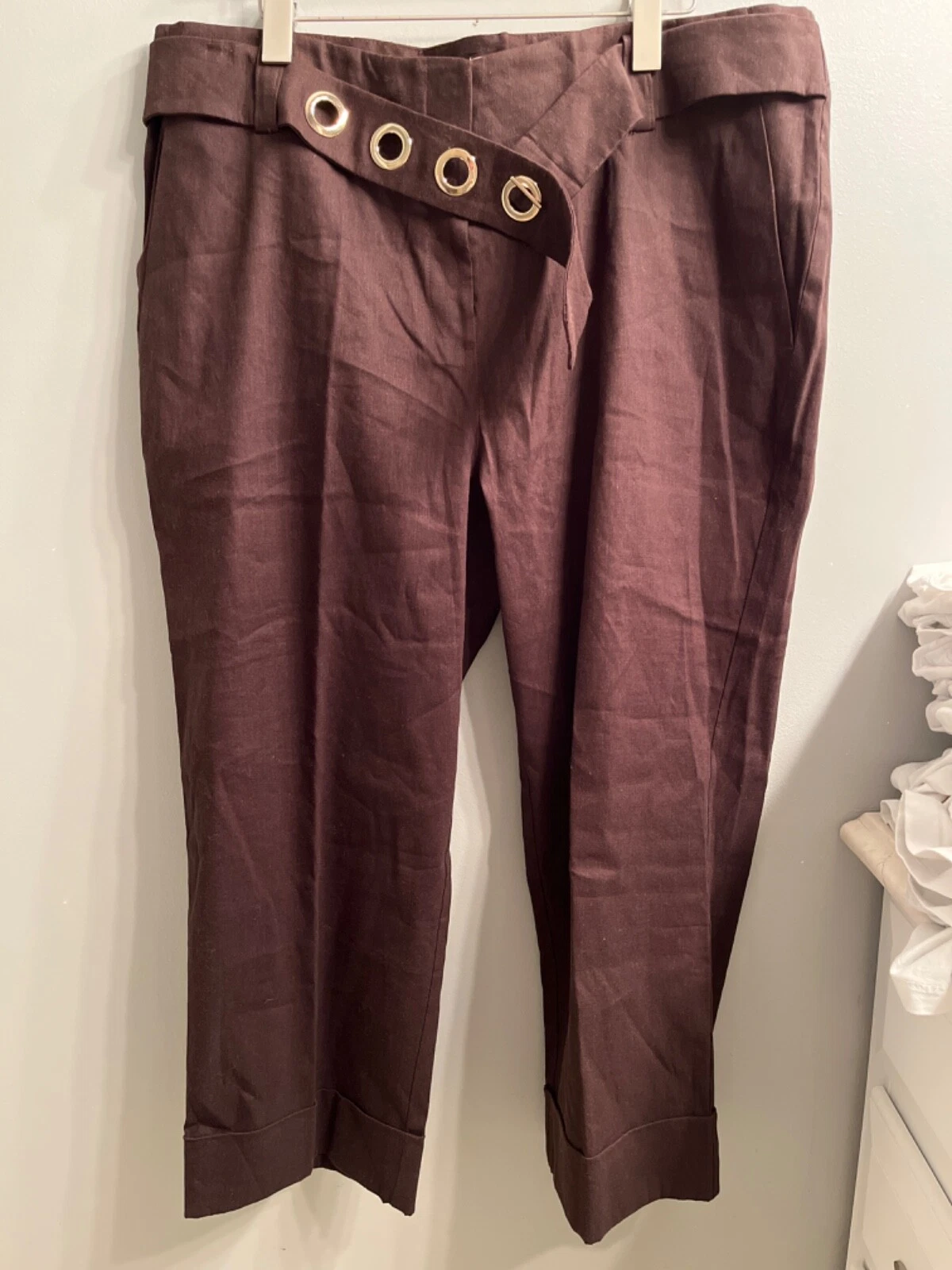 NEW NWT Chico’s women's pants capris size 3 XL- L brown belted