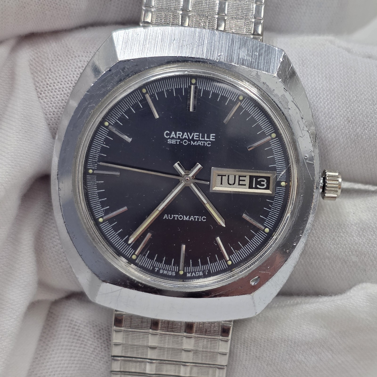 VINTAGE 1975 MENS CARAVELLE 11UOACB 17J SWISS AUTOMATIC DAY DATE WATCH BLUE DIAL