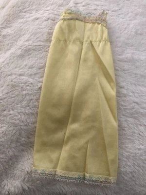 Barbie Genuine Fashion,, Vintage Negligé in Zartgelb mit Spitze“ 80 er Jahre! - Bild 1 von 4