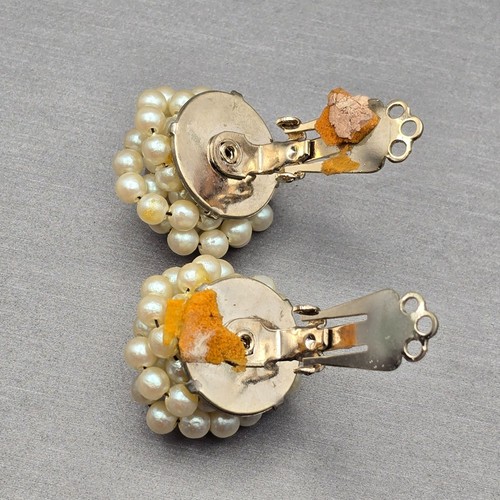 VTG Faux Pearl Clip-On Earrings 1" Peach & Cream Round Cluster Design 1930s - Picture 5 of 6