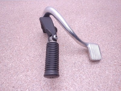 Harley Dyna Fat Street Bob Fußraste Halter foot rest brake lever Brems Pedal 12
