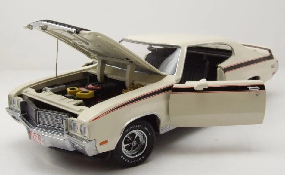SUN STAR - BUICK GSX 1970 Blanco - 1/18 - SUN5701 - Imagen 4 de 4