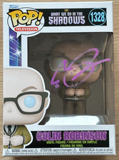 MARK PROKSCH FIRMADO LO QUE HACEMOS EN LAS SOMBRAS COLIN ROBINSON FUNKO POP CERTIFICADO DE AUTENTICIDAD JSA