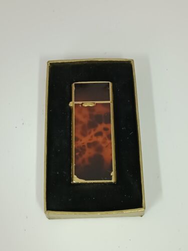 VINTAGE LACQUER TONE SHARP METAL GAS LIGHTER IN BOX - Picture 2 of 5