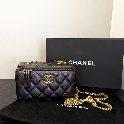 CHANEL Vanity Small Brown Quilted Leather Crossbody Bag Box Adjustable Chain