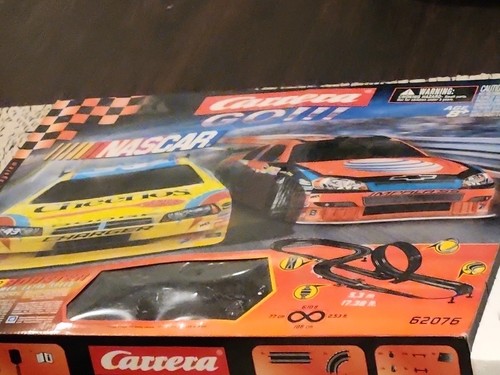 Carrera 62076 1:43 GO!!! NASCAR Racing Track Turbo Booster Slot Car Race Set Vgc - Picture 7 of 11