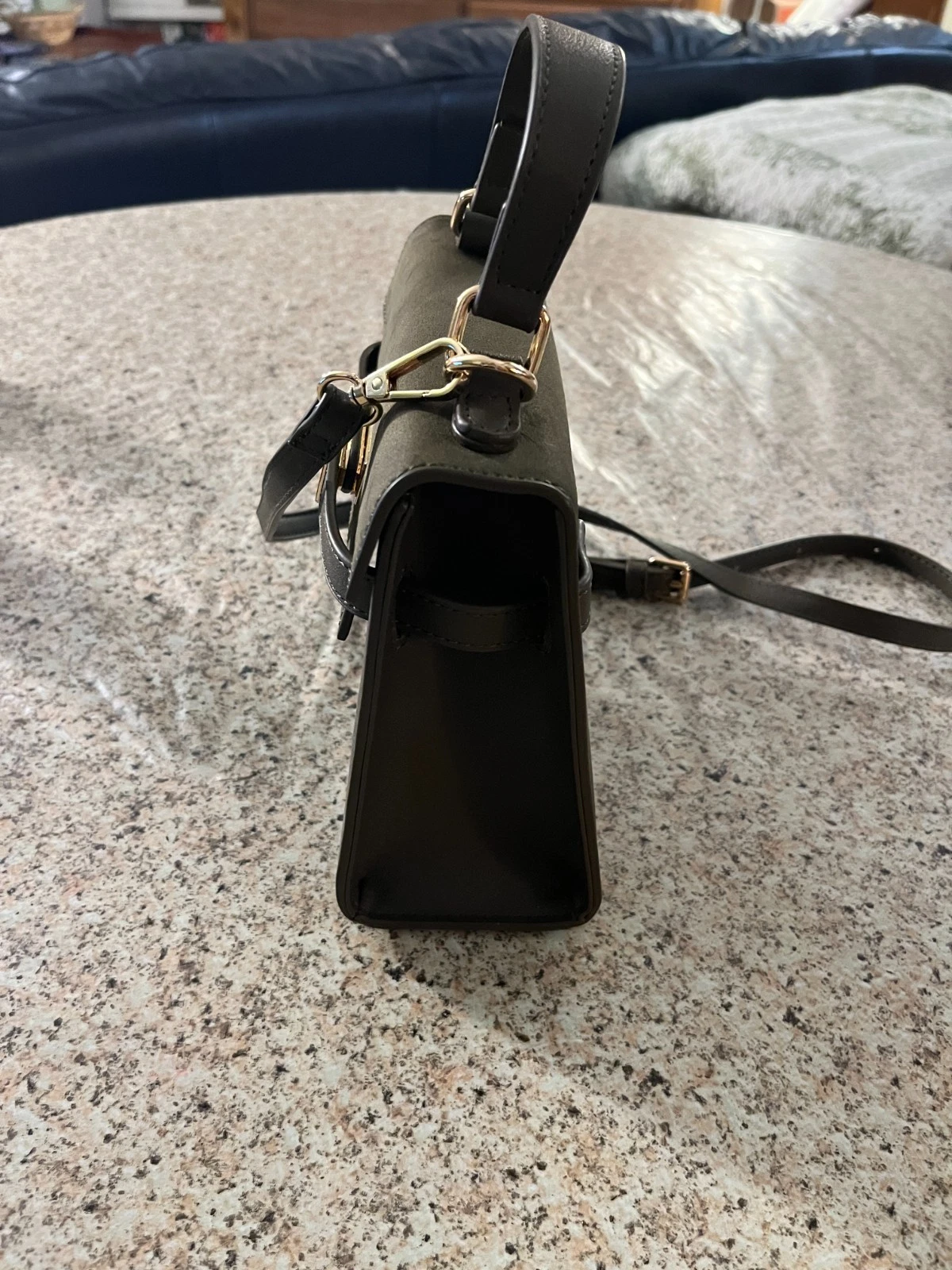 Borsa a tracolla Urban Expressions Mayfair in pelle oliva vegan