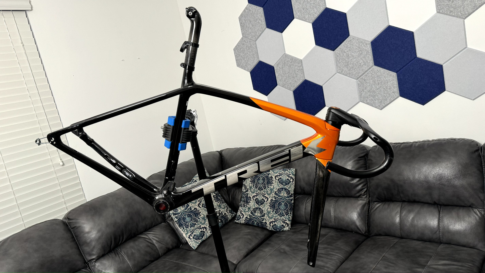 Trek Emonda SL7 2021 (Sz 52) - Ultralight 500 Series OCLV Carbon