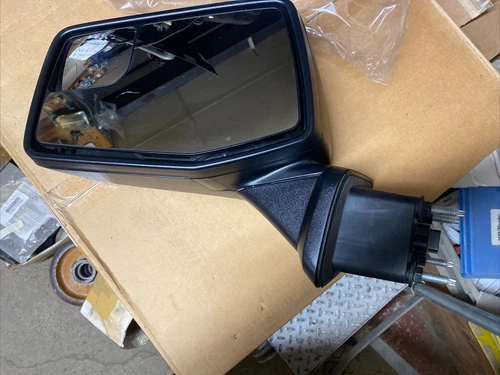19-23 Chevy Silverado 1500, LH Driver Side View Mirror, Part #84823125, OEM
