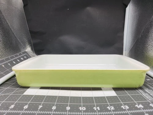 Vintage Pyrex Glass Baking Dish Lime Green 2 Qt Rectangle Casserole #232