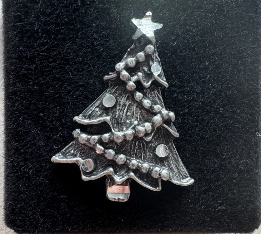 Broche Tie-Tack Presencia Peltre Corte Diamante Árbol de Navidad en Caja de Regalo NUEVO Foto 2 de 4