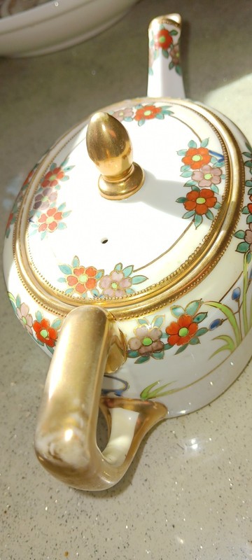 Vintage Nippon Porcelain   Set Teapot & Sugar Bowl Floral W Gold Paint Japan