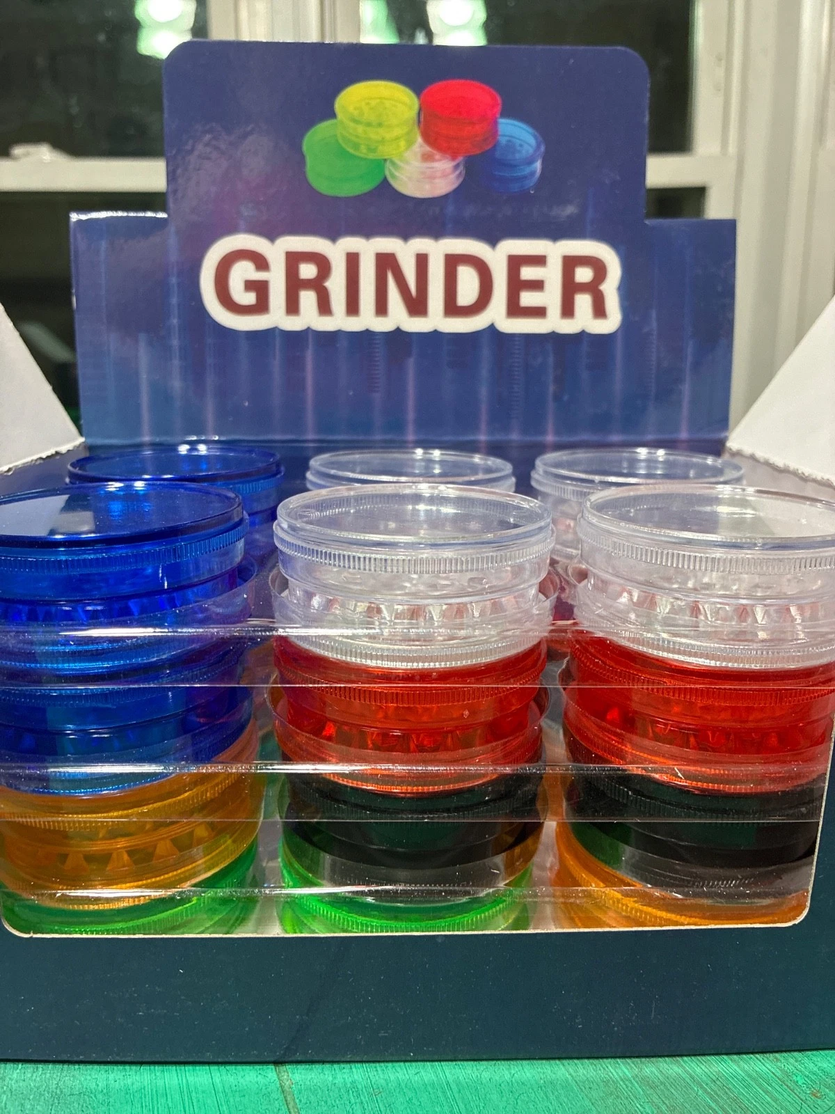 24-Bulk Plastic Grinders Herb Spice Tobacco Crusher Magnet 3 Parts 2.36*0.98"
Opens in a new window